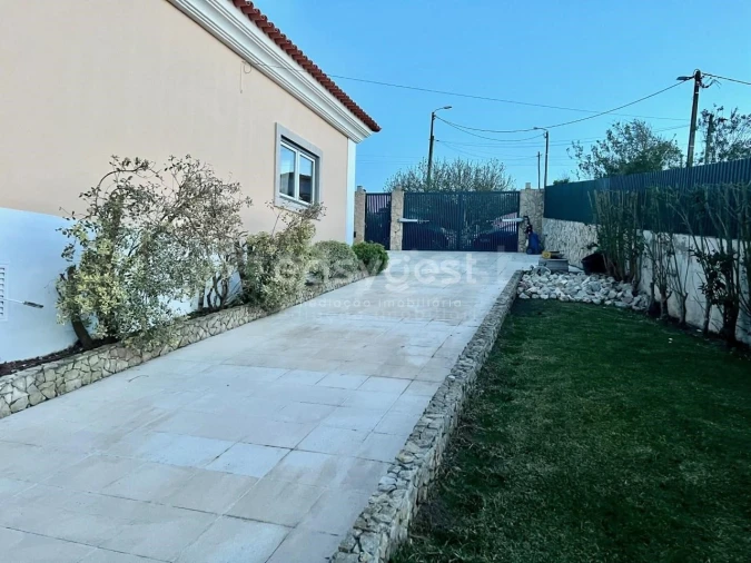 Moradia T5 para Venda em São João das Lampas e Terrugem Foto 30