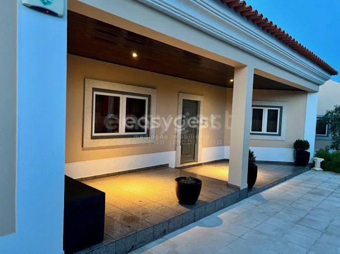 Moradia T5 para Venda em São João das Lampas e Terrugem Foto 32