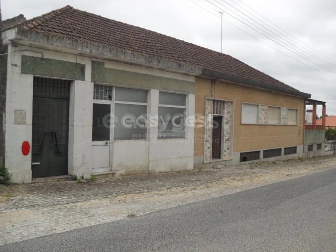 Moradia T3 para Venda em Alcanena e Vila Moreira Foto 1