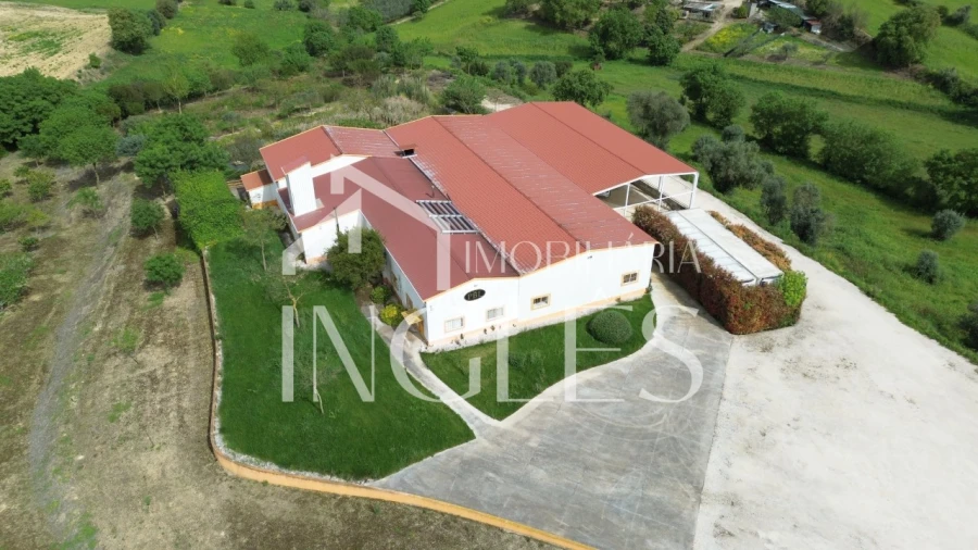 Armazém para Venda em Almoster Foto 3