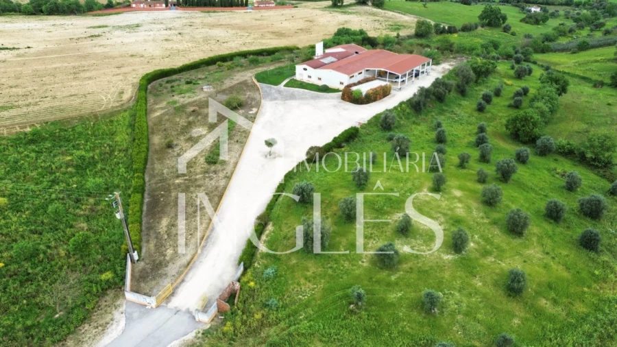 Armazém para Venda em Almoster Foto 1