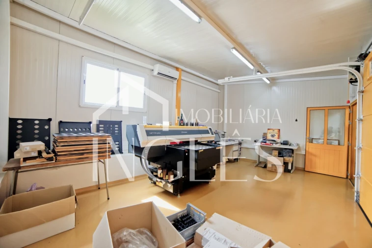 Armazém para Venda em Almoster Foto 13