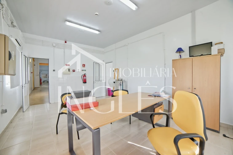 Armazém para Venda em Almoster Foto 15