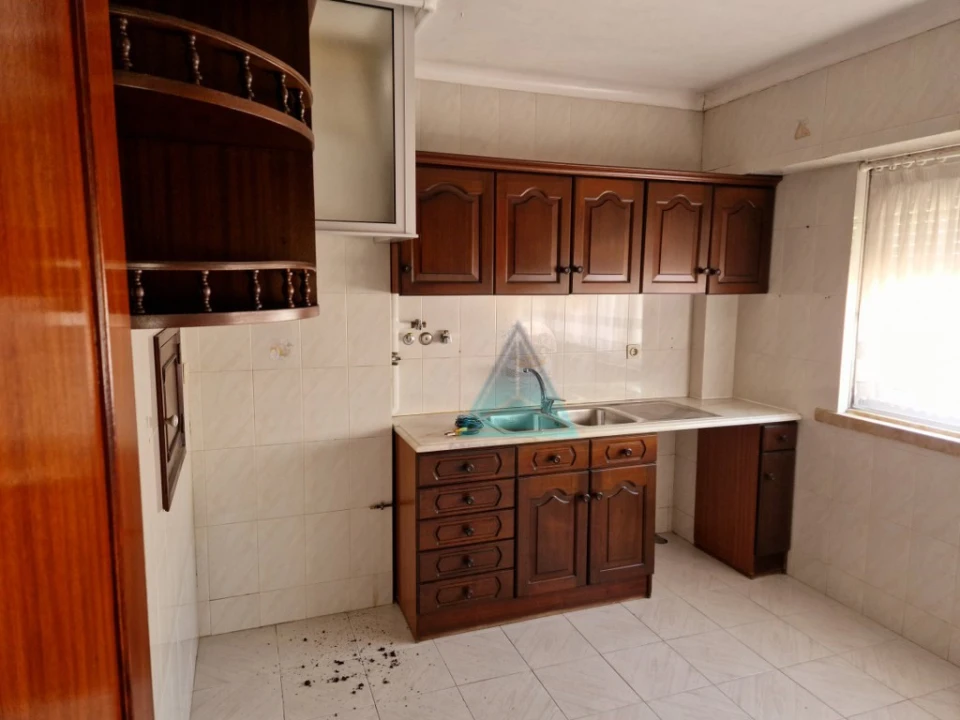 Apartamento T3 para Venda em Pontinha e Famões Foto 1