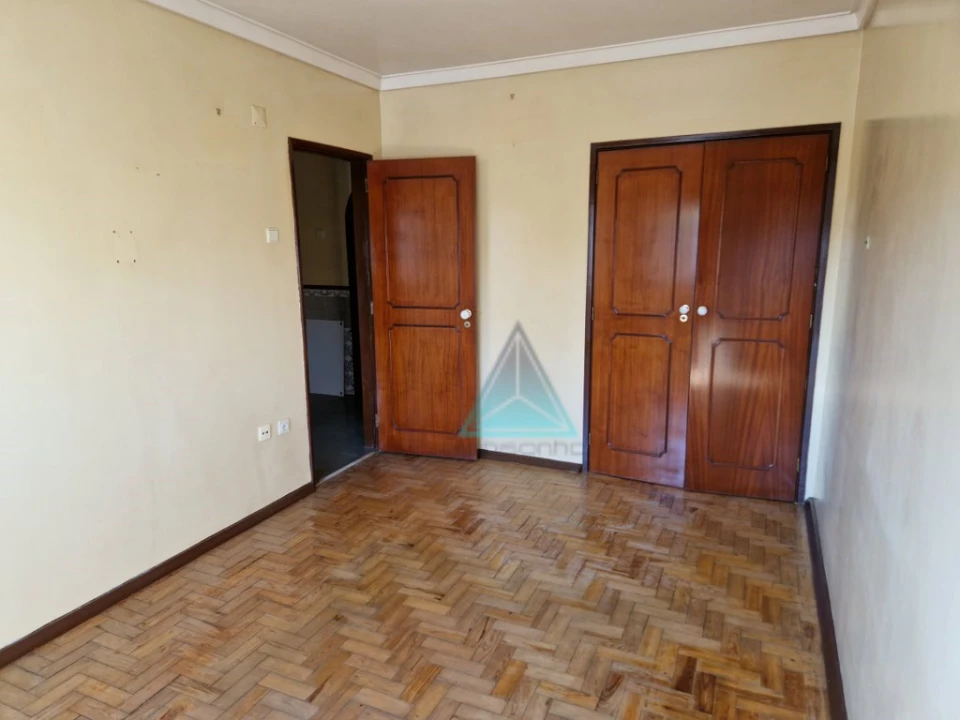 Apartamento T3 para Venda em Pontinha e Famões Foto 8