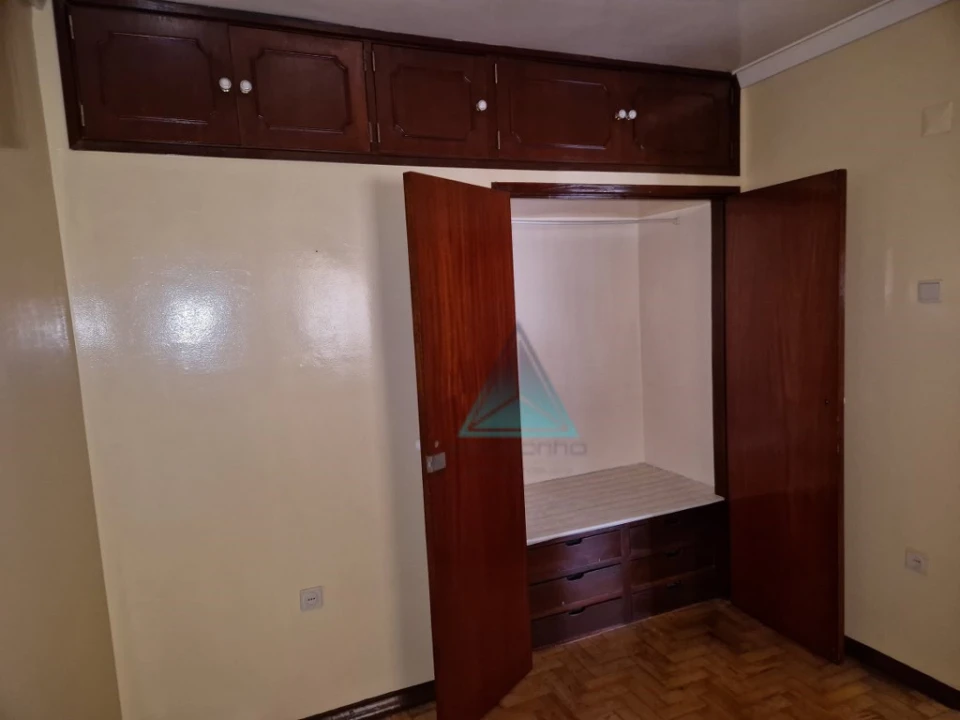 Apartamento T3 para Venda em Pontinha e Famões Foto 11