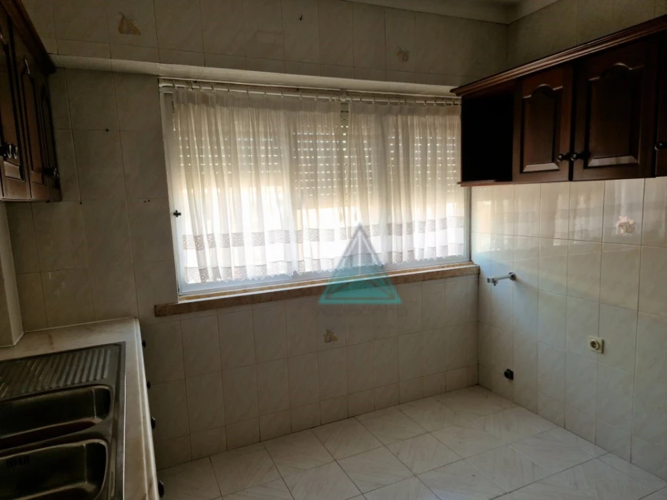 Apartamento T3 para Venda em Pontinha e Famões Foto 17
