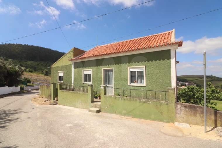 Moradia T4 para Venda em Vila Verde dos Francos Foto 1