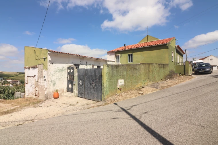 Moradia T4 para Venda em Vila Verde dos Francos Foto 5