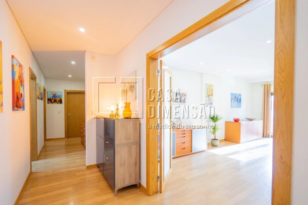 Apartamento T3 para Venda em Barcarena Foto 3