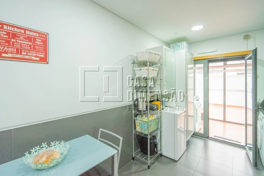 Apartamento T3 para Venda em Barcarena Foto 33