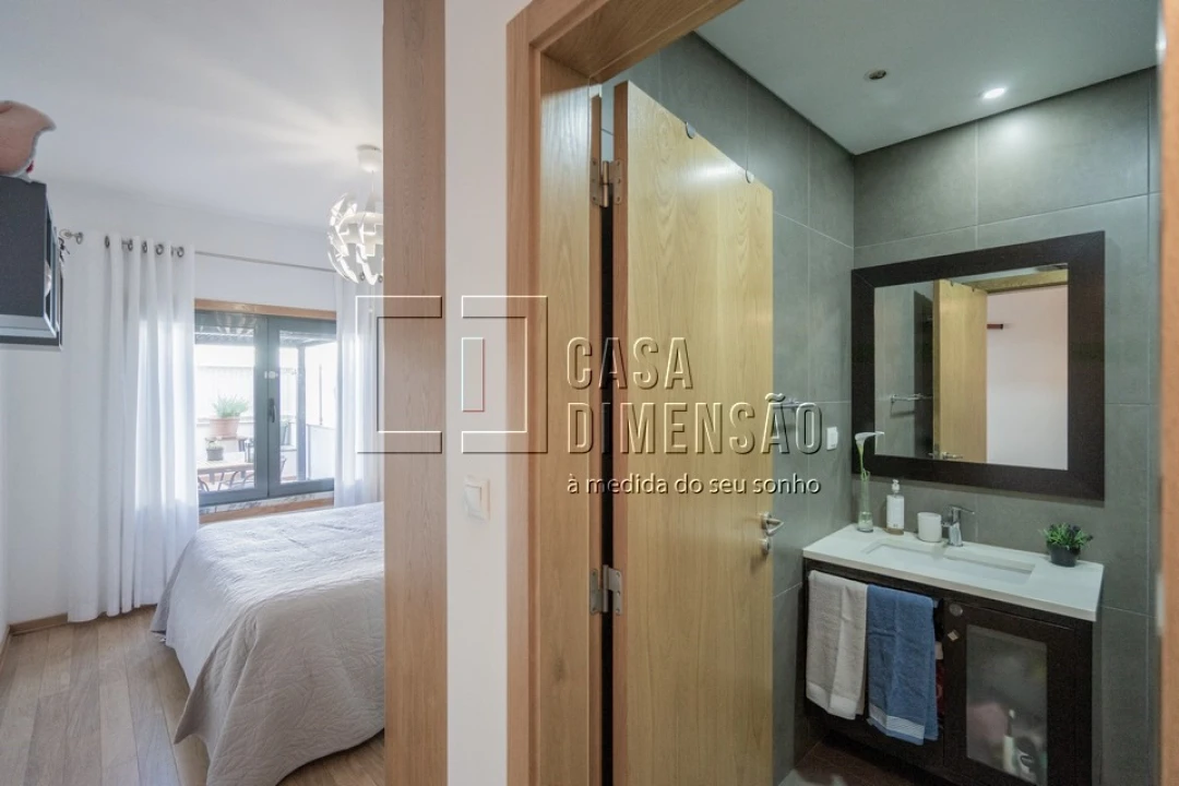 Apartamento T3 para Venda em Barcarena Foto 79