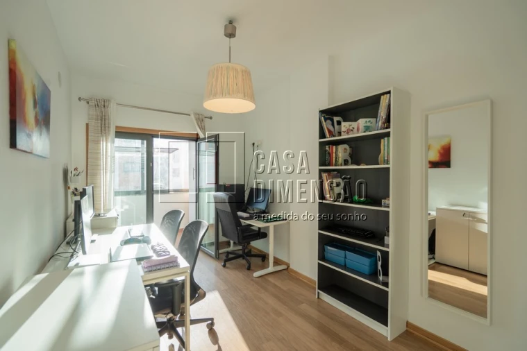 Apartamento T3 para Venda em Barcarena Foto 73