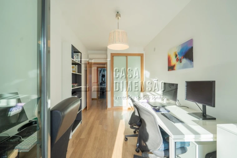 Apartamento T3 para Venda em Barcarena Foto 75