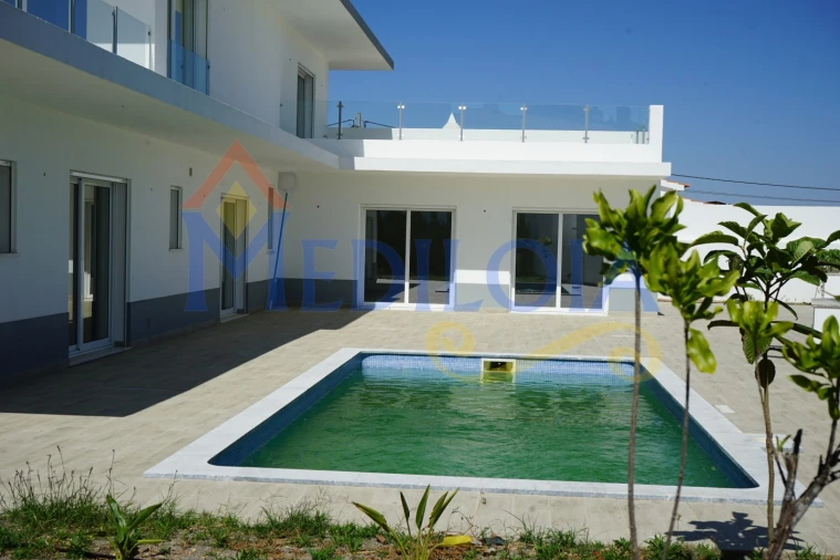 Moradia T4 para Venda em Altura Foto 1