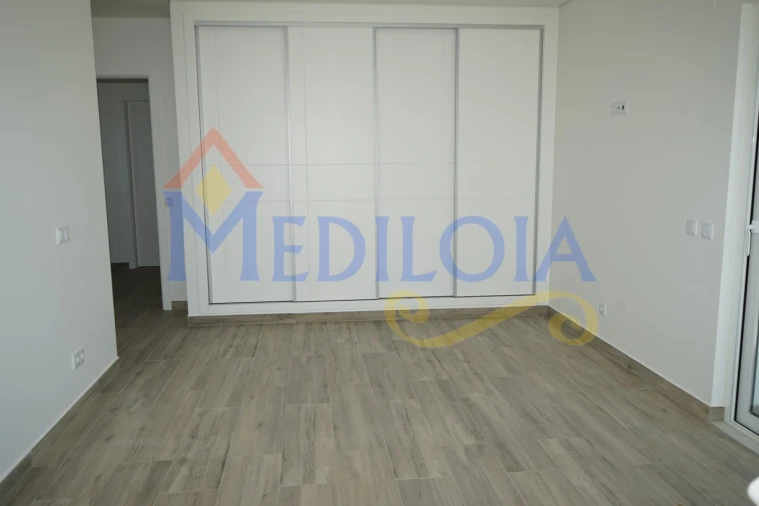 Moradia T4 para Venda em Altura Foto 10