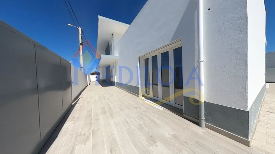 Moradia T4 para Venda em Altura Foto 35