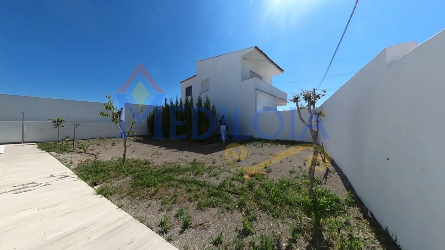 Moradia T4 para Venda em Altura Foto 39