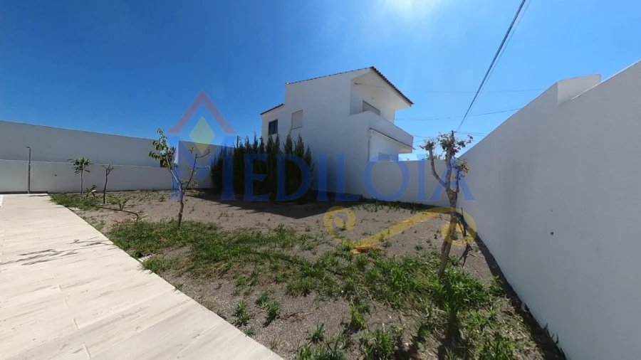 Moradia T4 para Venda em Altura Foto 36