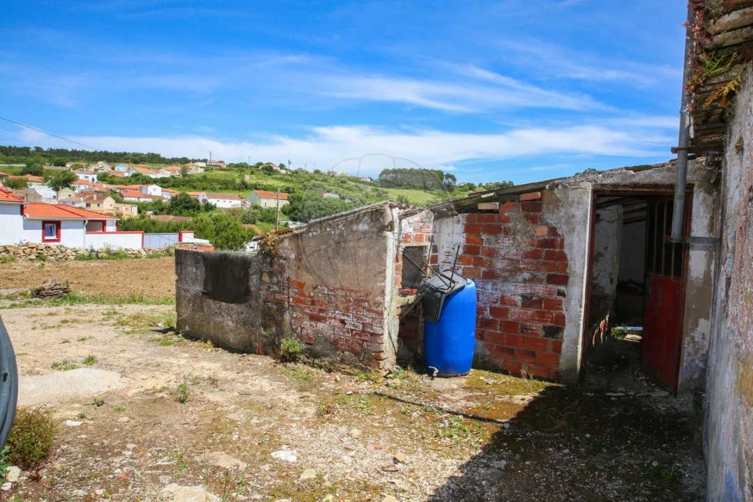 Moradia T2 para Venda em Santo Quintino Foto 2