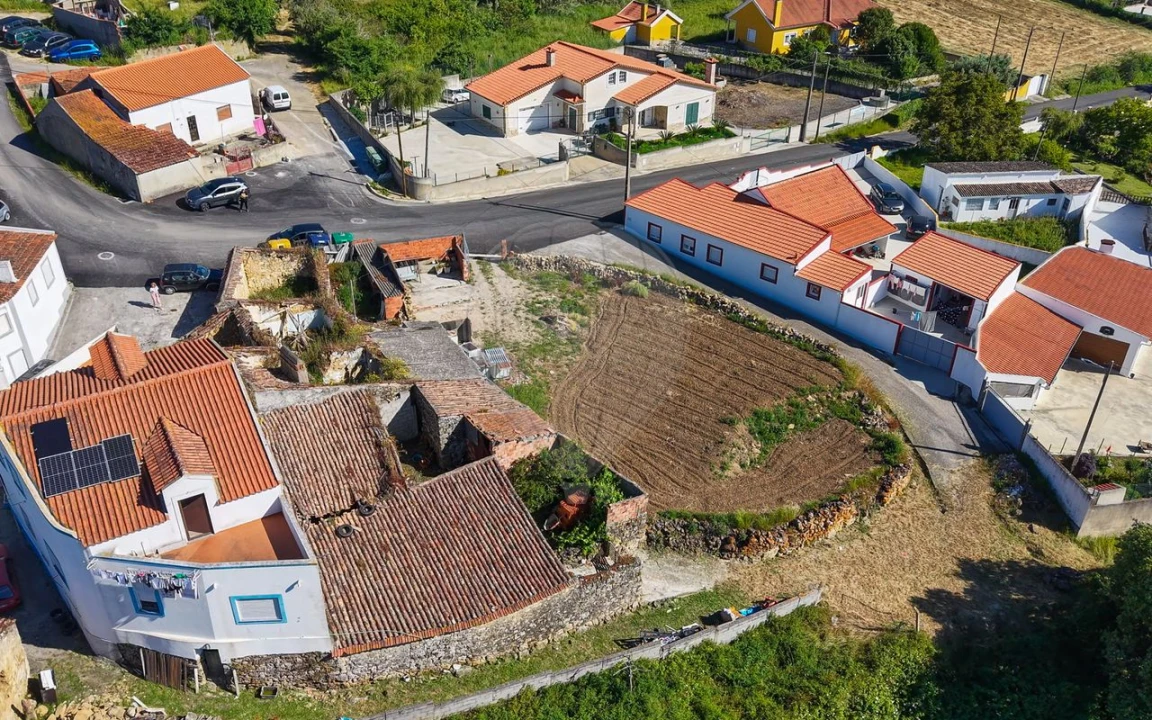 Moradia T2 para Venda em Santo Quintino Foto 32