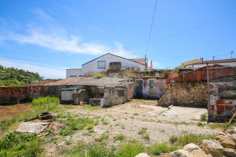 Moradia T2 para Venda em Santo Quintino