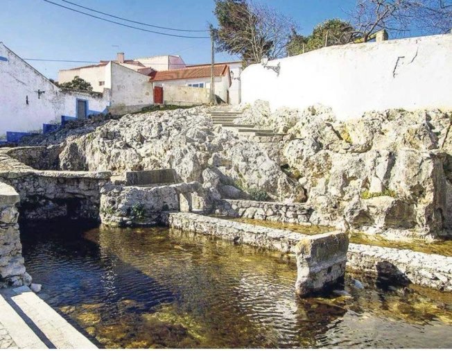 Moradia T2 para Venda em Olho Marinho Foto 12