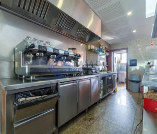 Negócio para Trespasse em Vila de Cucujães