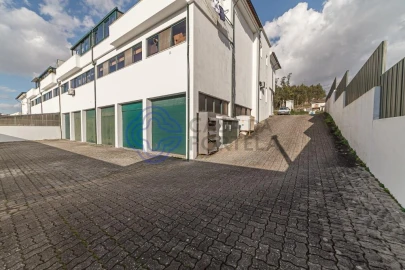 Negócio para Trespasse em Vila de Cucujães