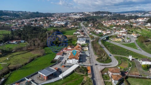 Negócio para Trespasse em Vila de Cucujães
