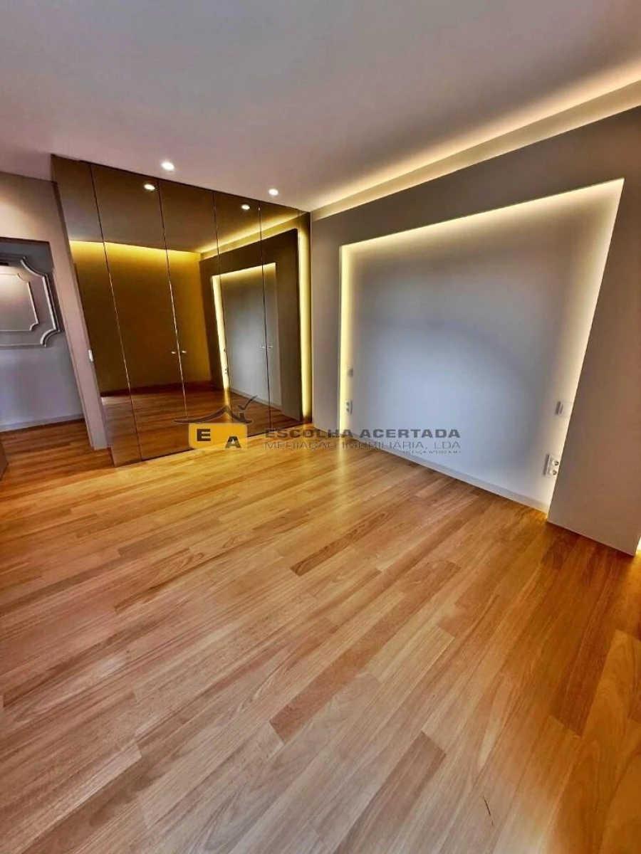 Apartamento T4 para Venda em Vila do Conde Foto 8