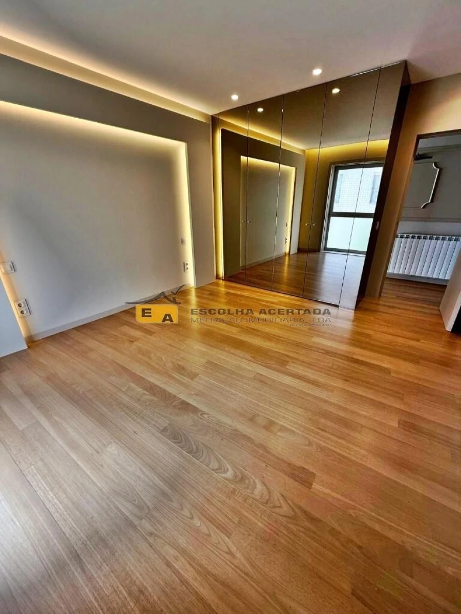 Apartamento T4 para Venda em Vila do Conde Foto 5