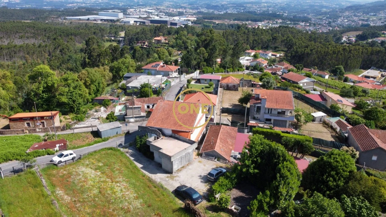 Moradia T3 para Venda em Lamelas e Guimarei Foto 1