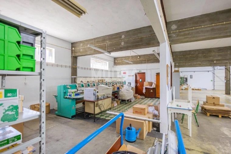 Armazém para Venda em Cortegaça Foto 3