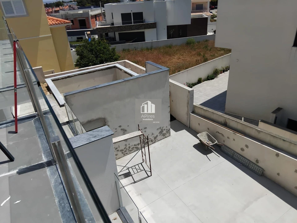 Moradia T3 para Venda em Charneca de Caparica e Sobreda Foto 9