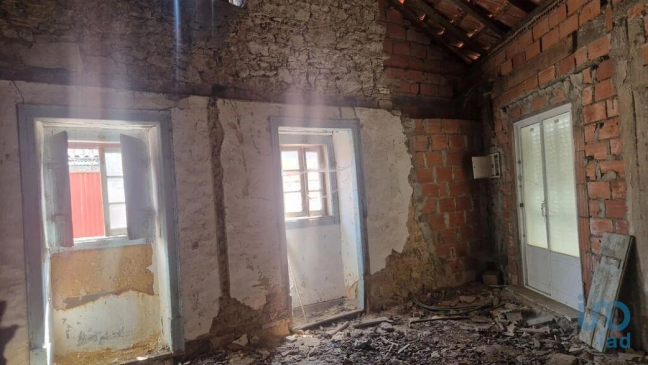 Moradia T2 para Venda em Coz, Alpedriz e Montes Foto 11