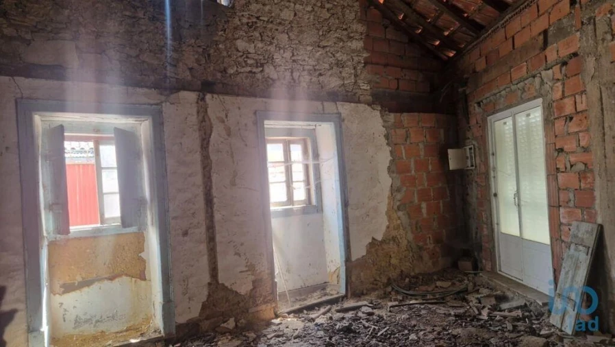 Moradia T2 para Venda em Coz, Alpedriz e Montes Foto 11