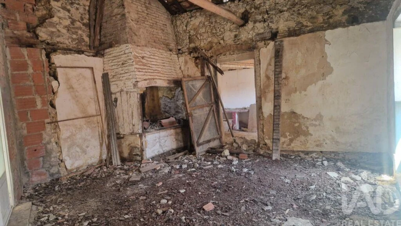 Moradia T2 para Venda em Coz, Alpedriz e Montes Foto 15