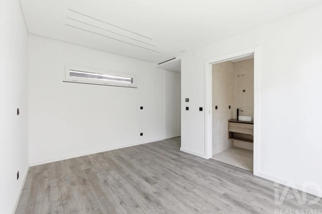 Apartamento T3 para Venda em Santa Iria de Azoia, São João da Talha e Bobadela Foto 21