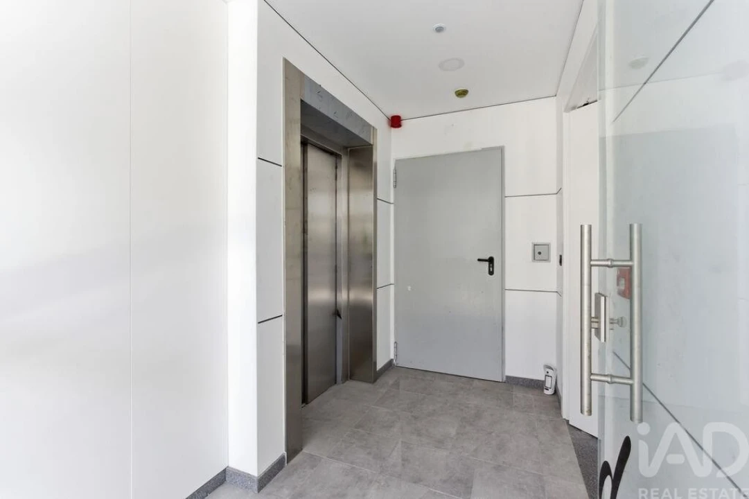 Apartamento T3 para Venda em Santa Iria de Azoia, São João da Talha e Bobadela Foto 3