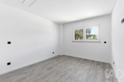 Apartamento T3 para Venda em Santa Iria de Azoia, São João da Talha e Bobadela