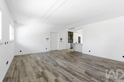 Apartamento T3 para Venda em Santa Iria de Azoia, São João da Talha e Bobadela