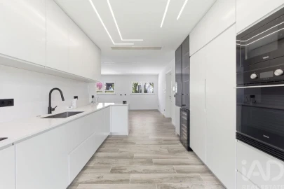 Apartamento T3 para Venda em Santa Iria de Azoia, São João da Talha e Bobadela