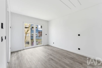 Apartamento T3 para Venda em Santa Iria de Azoia, São João da Talha e Bobadela