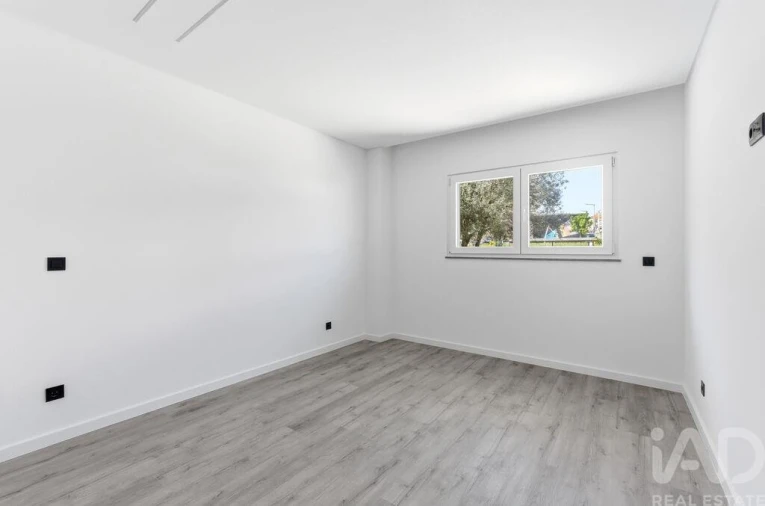 Apartamento T3 para Venda em Santa Iria de Azoia, São João da Talha e Bobadela Foto 12