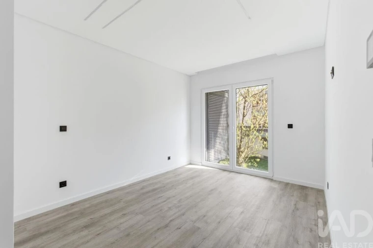 Apartamento T3 para Venda em Santa Iria de Azoia, São João da Talha e Bobadela Foto 17