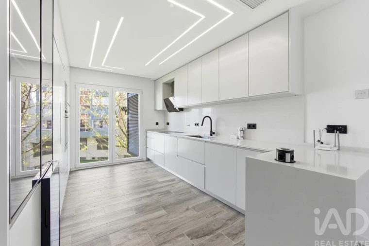 Apartamento T3 para Venda em Santa Iria de Azoia, São João da Talha e Bobadela Foto 9