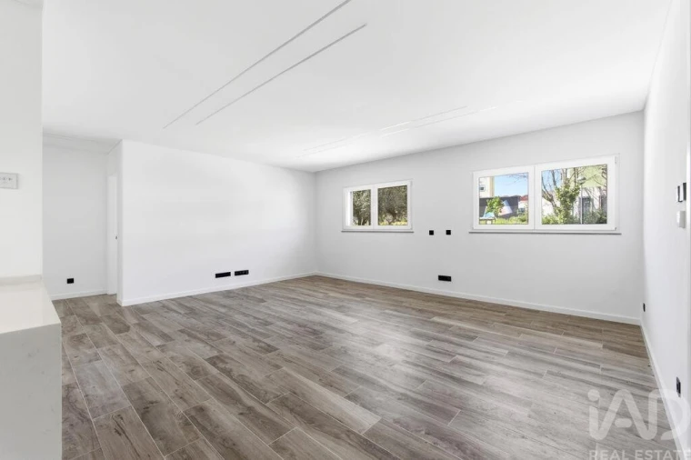 Apartamento T3 para Venda em Santa Iria de Azoia, São João da Talha e Bobadela Foto 8