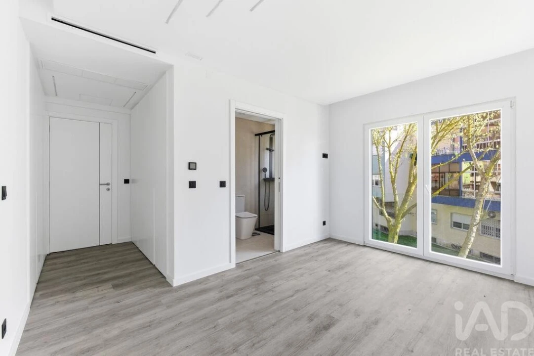 Apartamento T3 para Venda em Santa Iria de Azoia, São João da Talha e Bobadela Foto 23