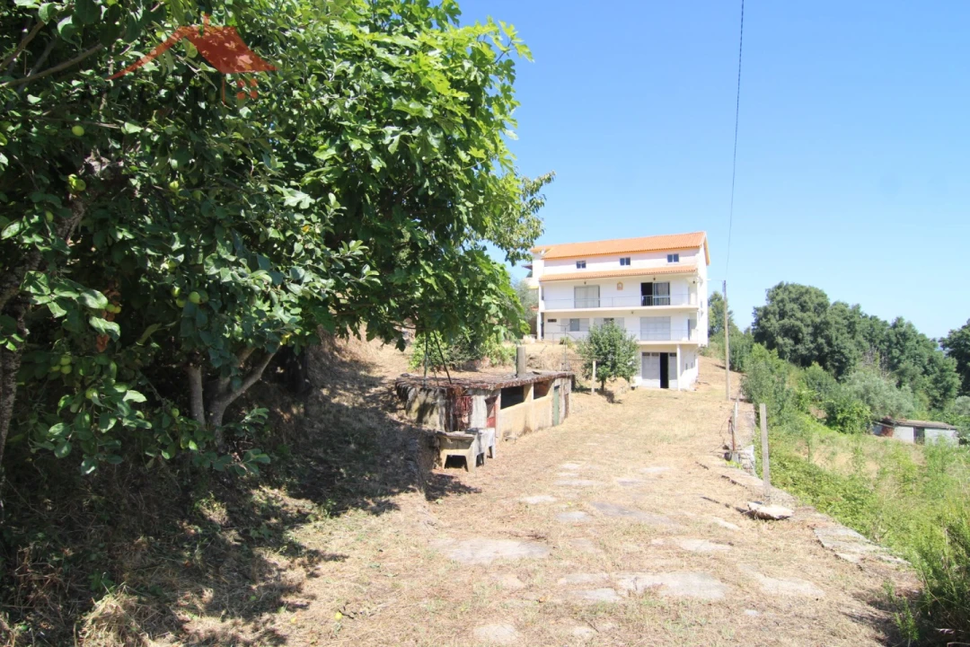 Moradia T4 para Venda em Vale Benfeito Foto 5